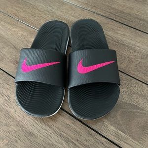 Women’s Nike slide sandals size 6